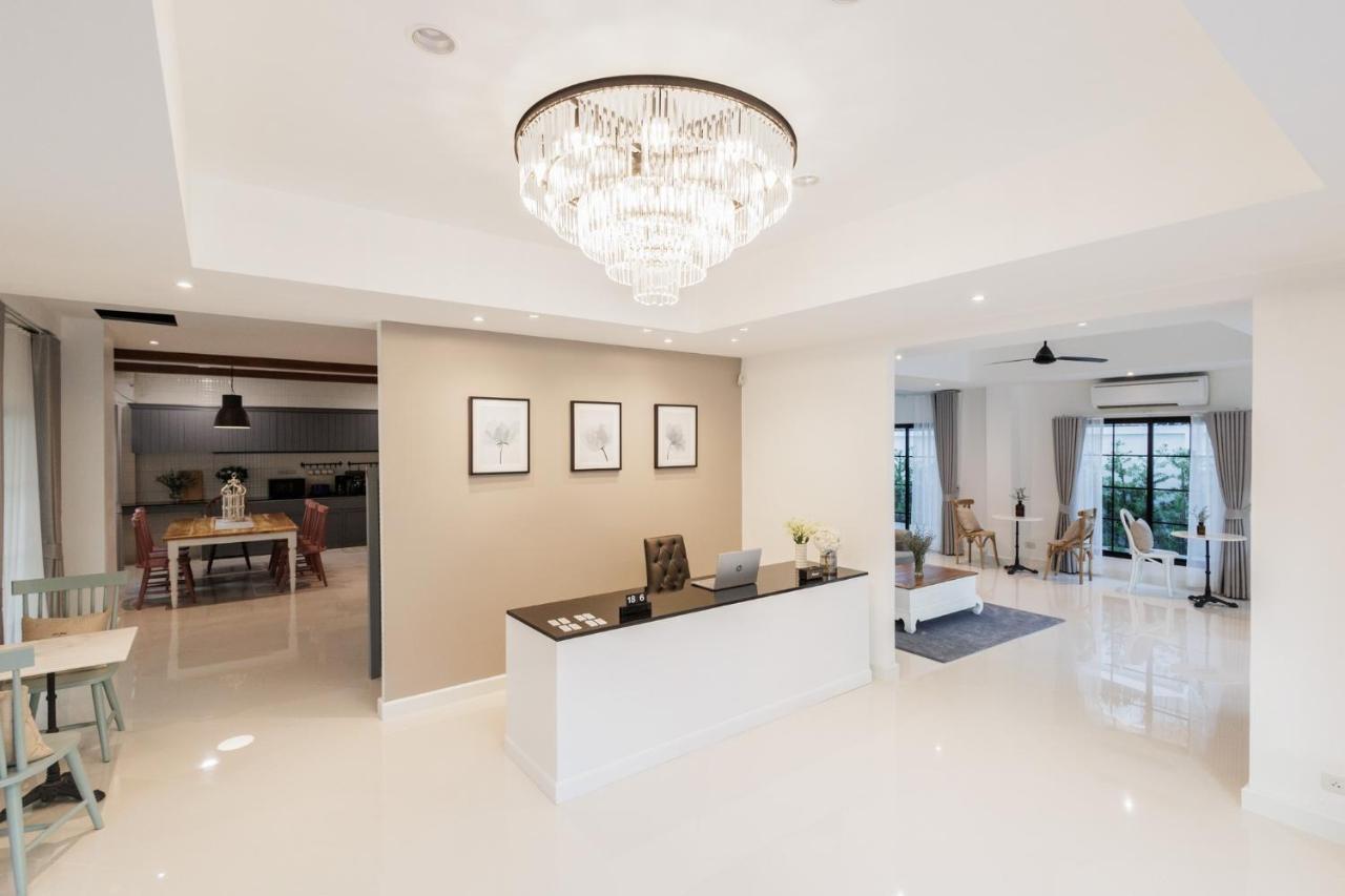 Casa Luna Bangkok Buitenkant foto